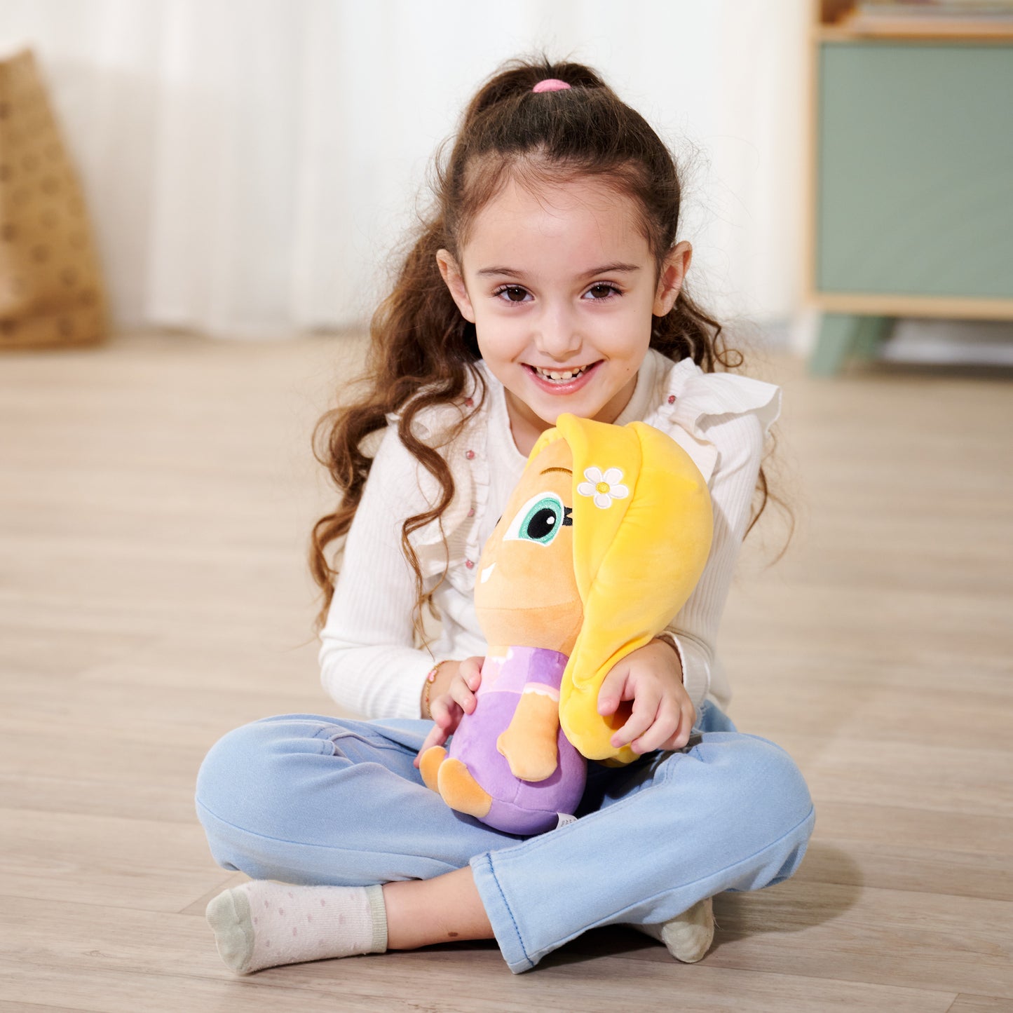 Disney Doorables, Rapunzel 25cm tall cuddly character for snuggles or play