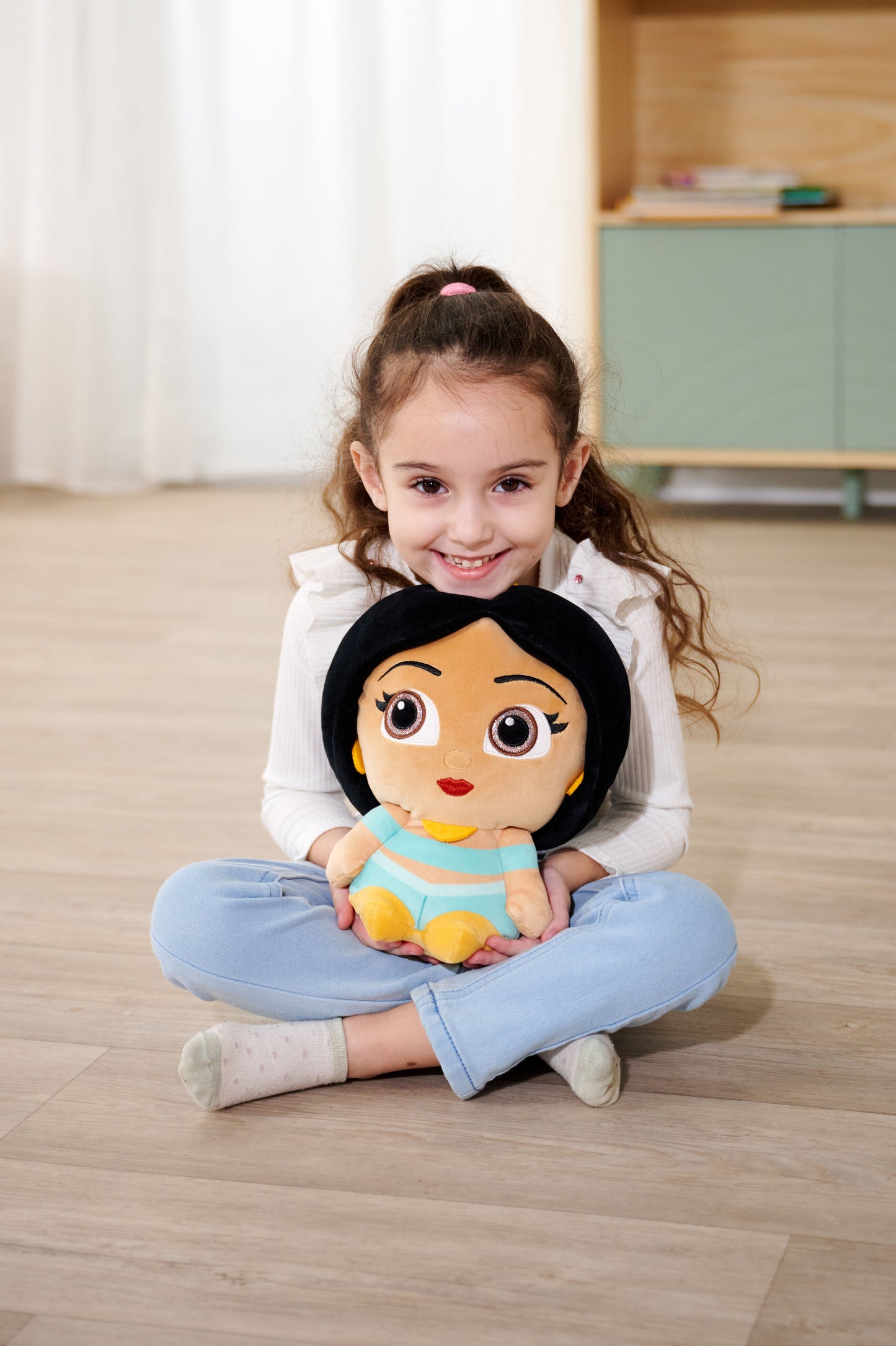Disney Doorables, Jasmin 25cm tall cuddly character for snuggles or play