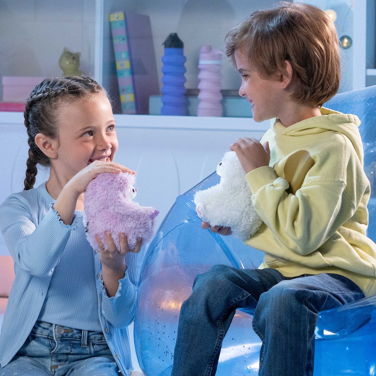 Curlimals Perry Polar Bear Arctic Glow Teddy Bear, Sensory toys, Cute, Plush, Laughing, Light-Up Tummy. Age 3+, White