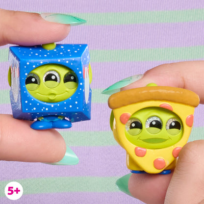 Disney Doorables Costume Cuties, Collectible 3,8 cm Toys, Boys and Girls Ages 5 and Up