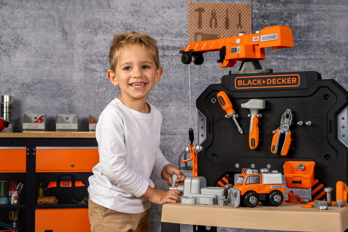 Smoby Black and Decker Builder Workbench