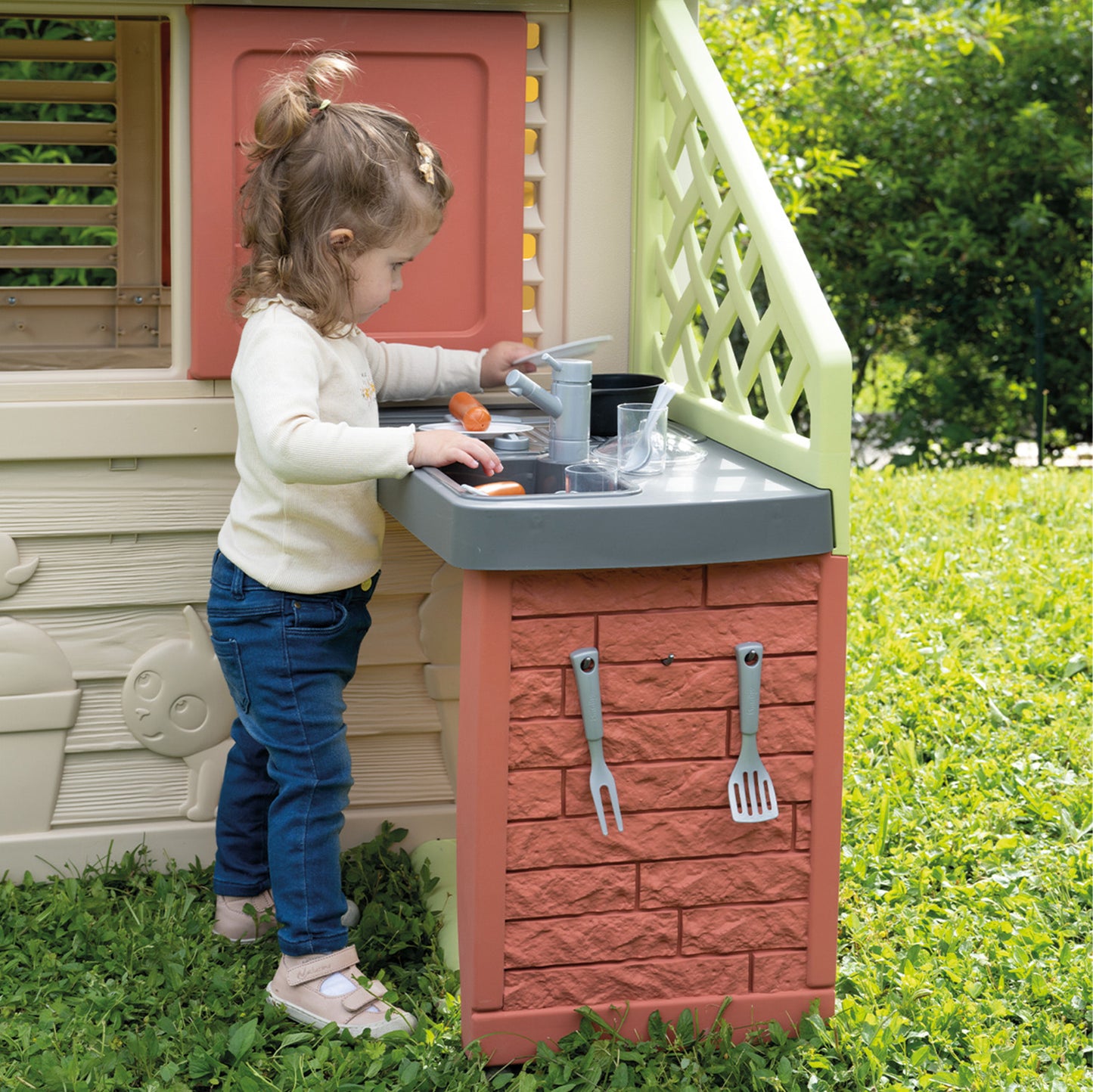 Smoby Life Nature Playhouse and Kitchen for ages 2 Years+